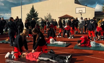 Pokazowa akcja ratownicza naszych uczniów