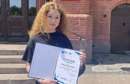 laureatka olimpiady Gwiezdny Krąg z dyplomem