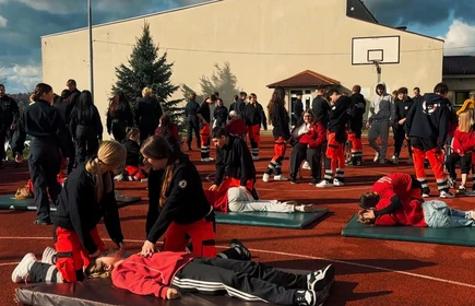 Pokazowa akcja ratownicza naszych uczniów