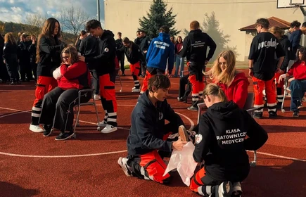 Pokazowa akcja ratownicza naszych uczniów