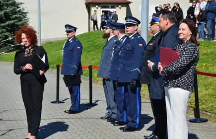 zaproszeni goście na uroczystość pożegnania klasy mundurowej 